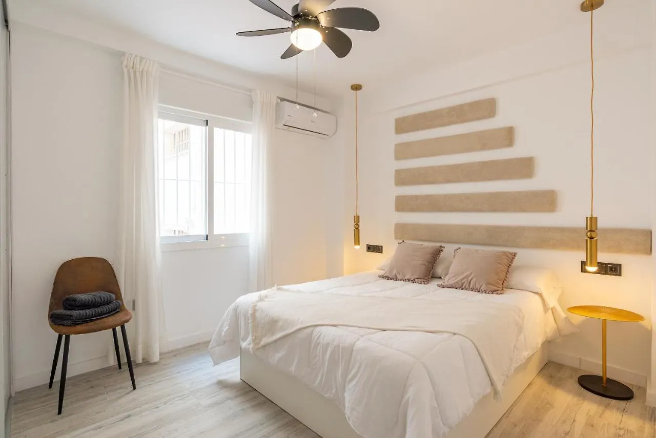 Nuevo Estacion Central Playa 3 Dorm Ac Malaga Spain